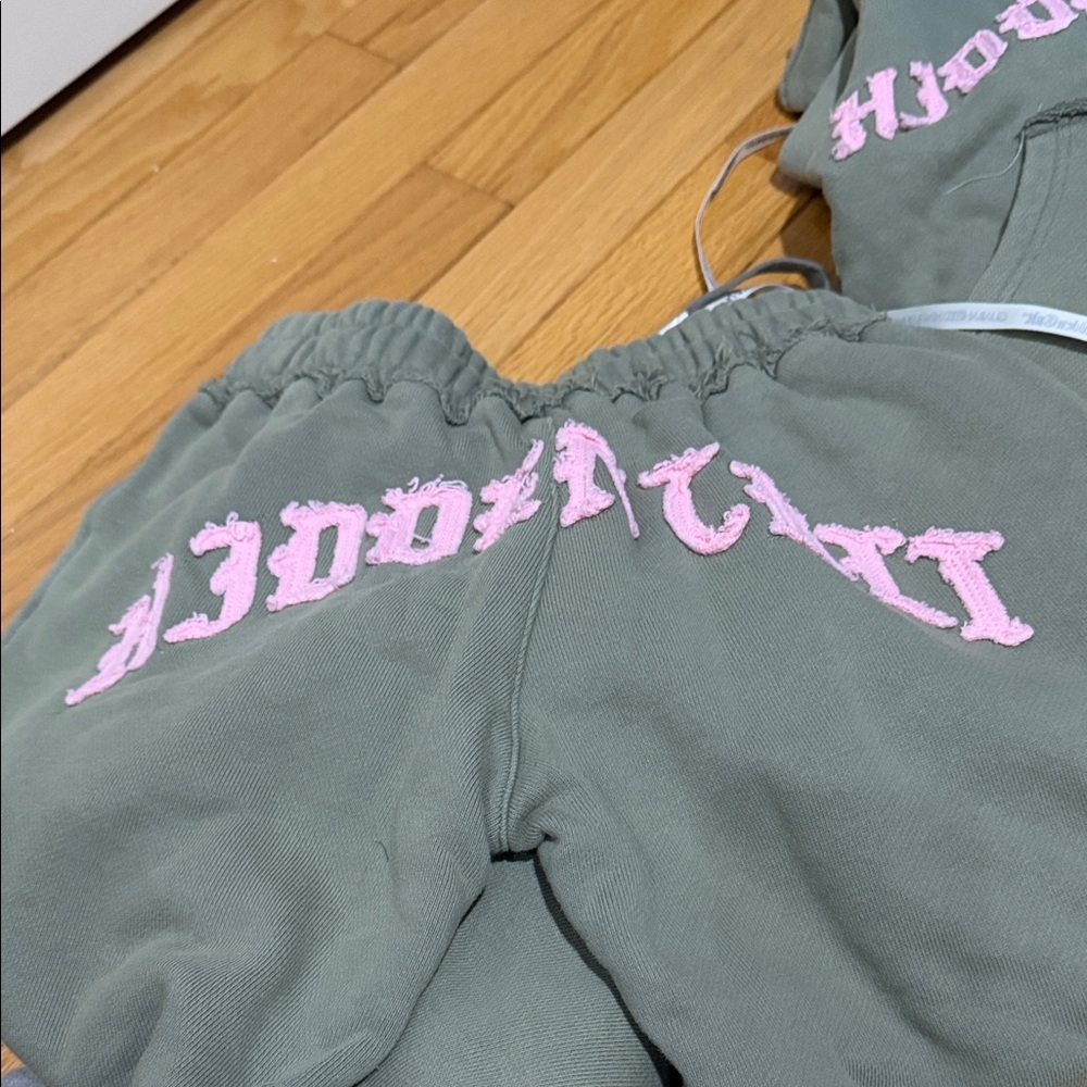 Hidden cult Joggers with Pink Accents XS brand New in pair - Picture 4 of 17